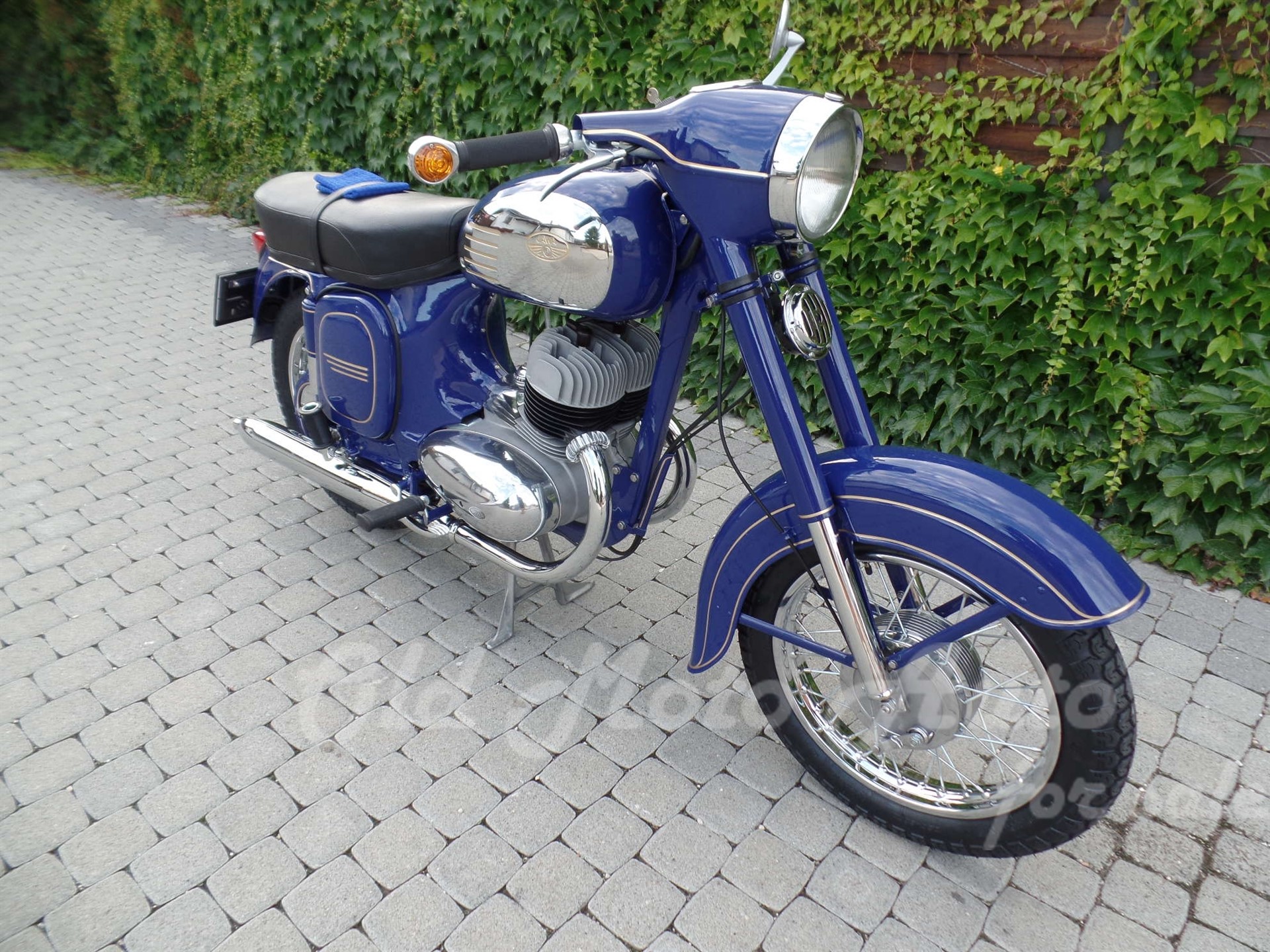 Jawa 360/ 350, in several colours!